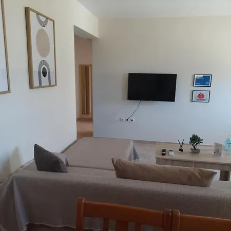 μοντέρνο σπίτι Apartament Yefira